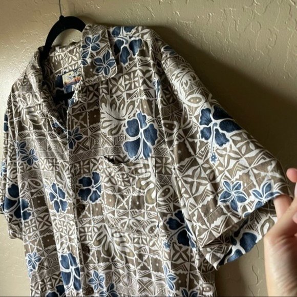 SOLD Caribbean Hawaiian floral print Button Down short sleeve shirt - Picture 7 of 7